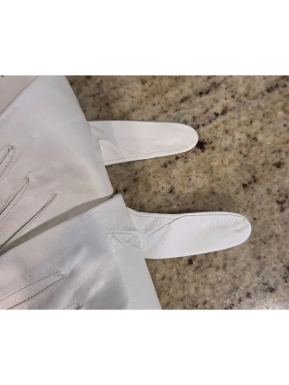 Vintage Womens Size S 6.5 White Leather Formal Gloves Embroidered Flower Dainty